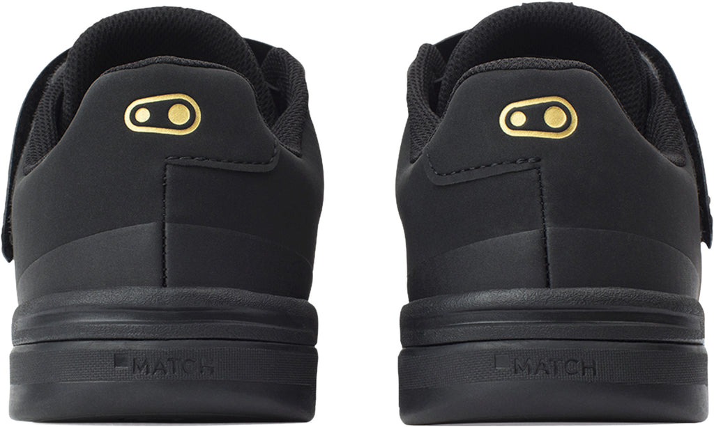 Stamp Shoe Boa