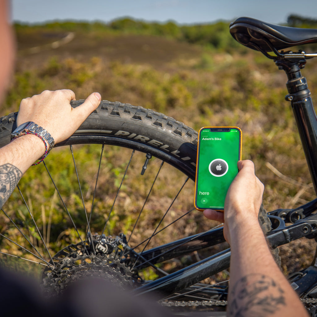 Tubeless Secure Air Tag Holder + Valve Kit