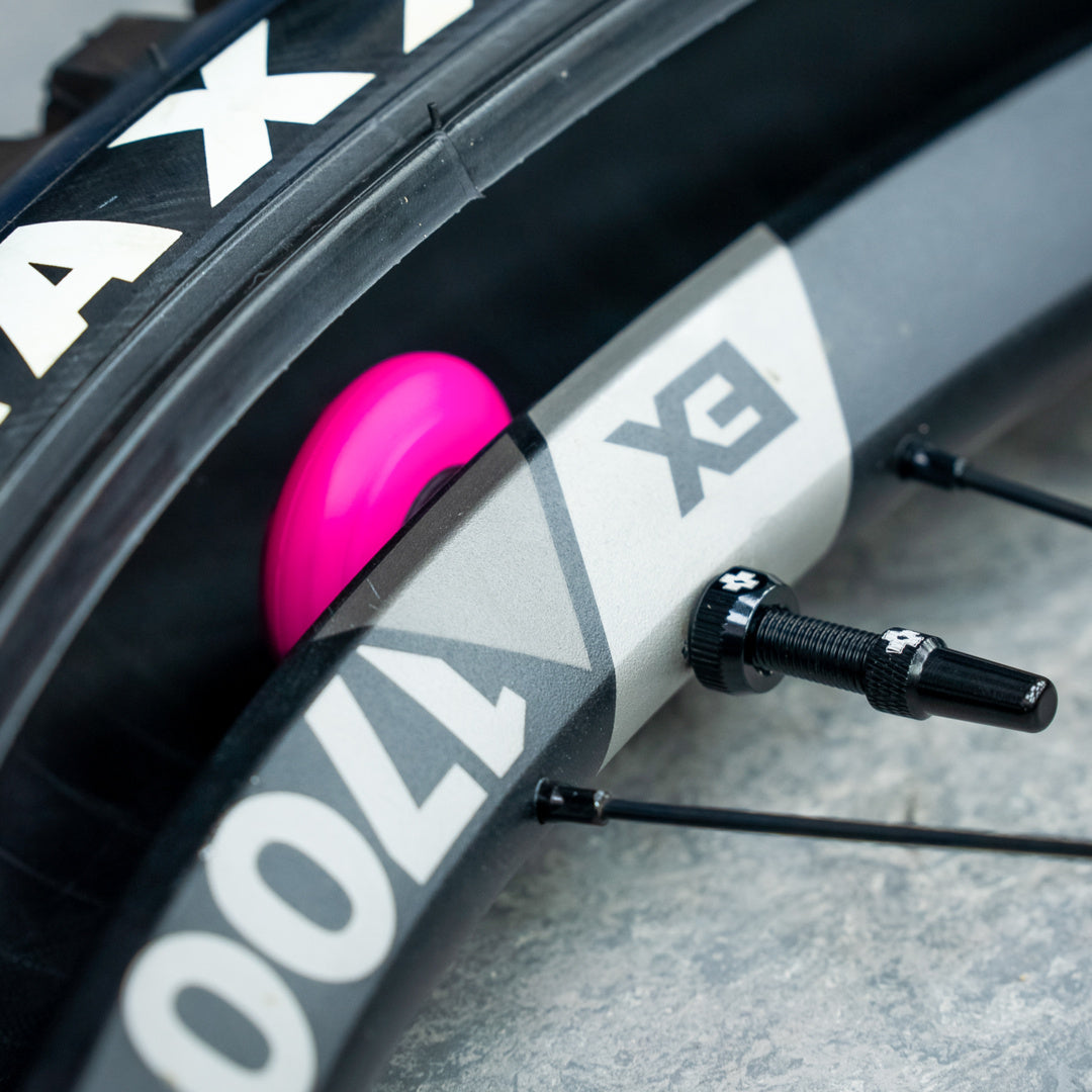 Tubeless Secure Air Tag Holder + Valve Kit