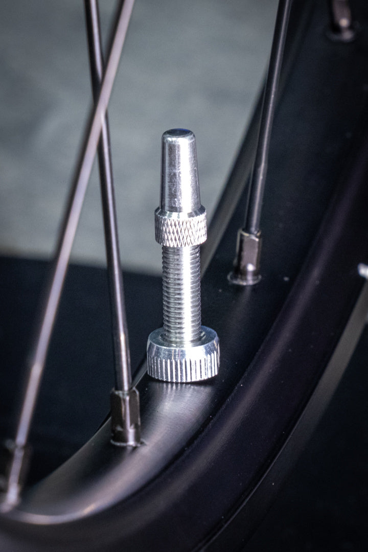 V2 Tubeless Valve Kit